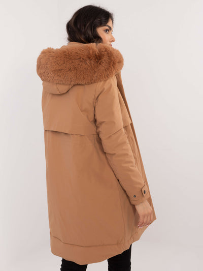 Camelowa zimowa kurtka parka z futerkiem