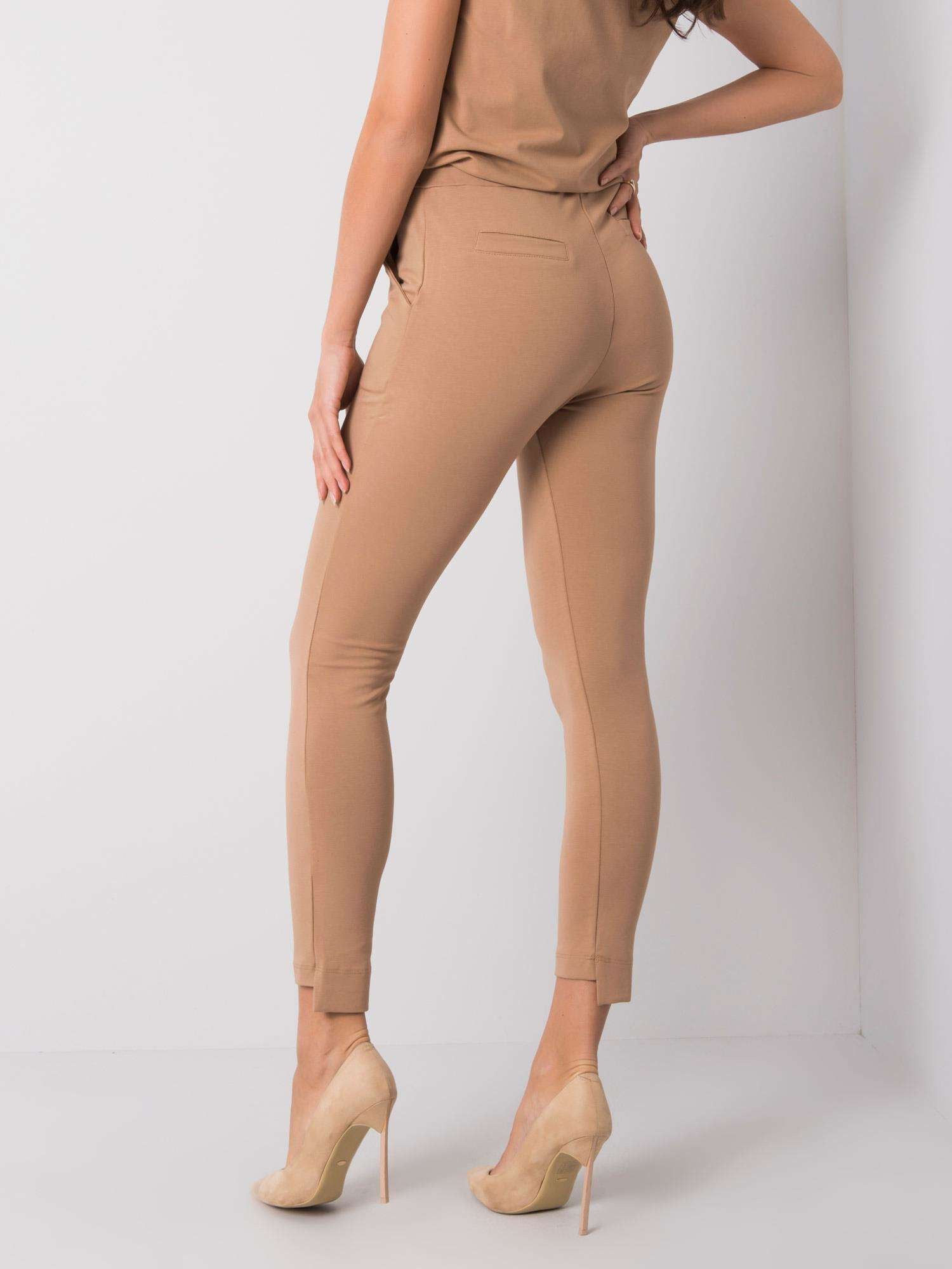 Camelowe spodnie dresowe basic
