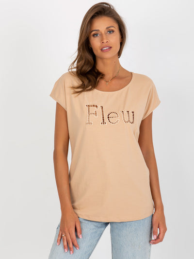 Camelowy t-shirt jednokolorowy z napisem