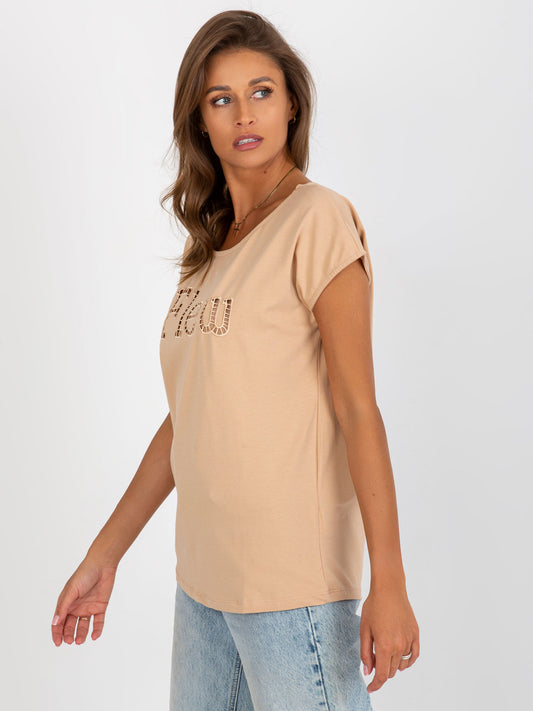 Camelowy t-shirt jednokolorowy z napisem