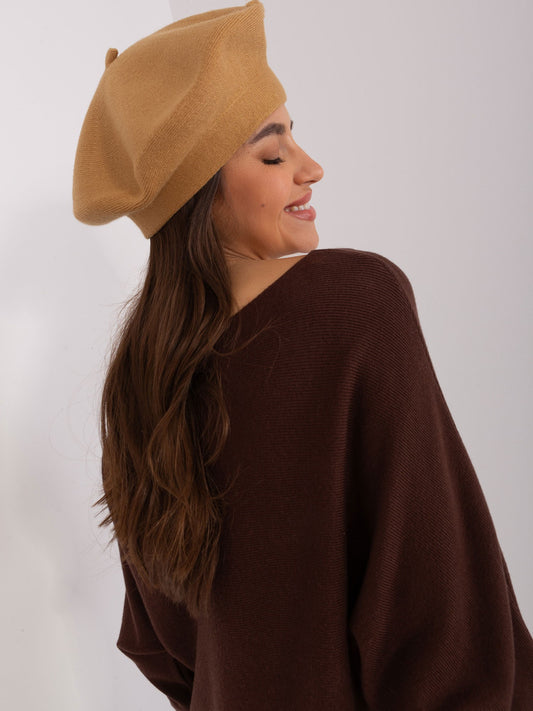 Camelowa damska czapka zimowa typu beret
