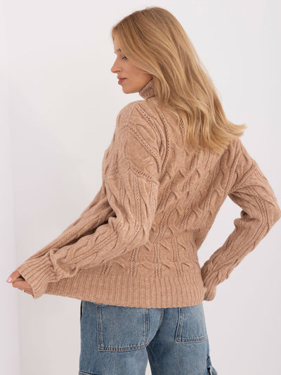 Camelowy luźny sweter z golfem i ściągaczami