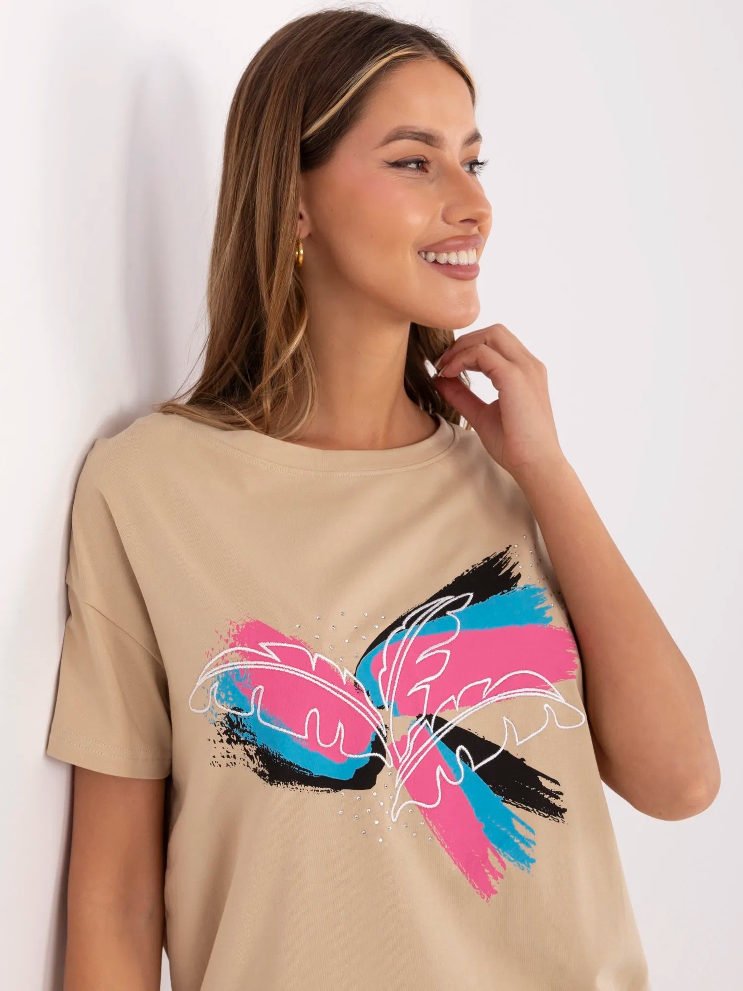Camelowy damski t-shirt z okrągłym dekoltem