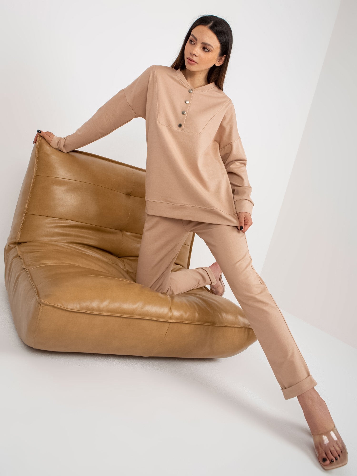 Camelowy komplet casualowy z bluzą