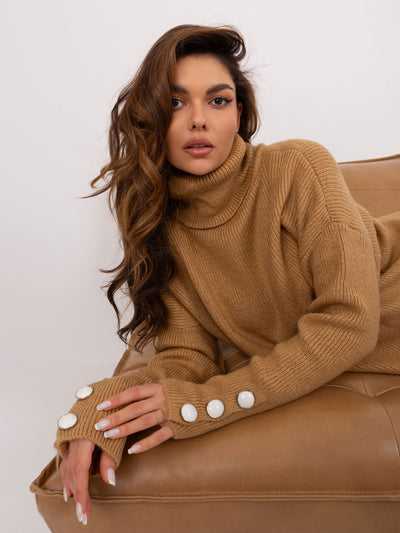 Camelowy damski sweter w prążek