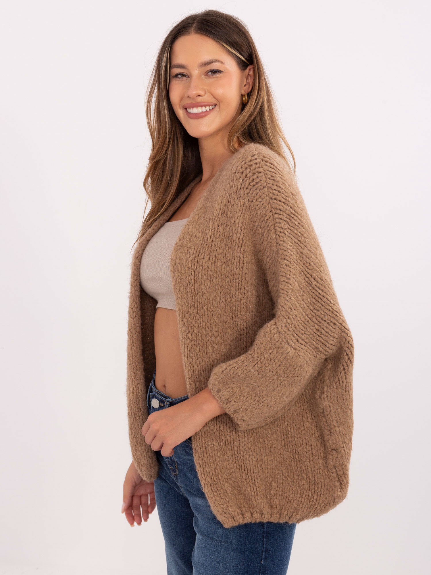 Camelowy damski kardigan o kroju oversize