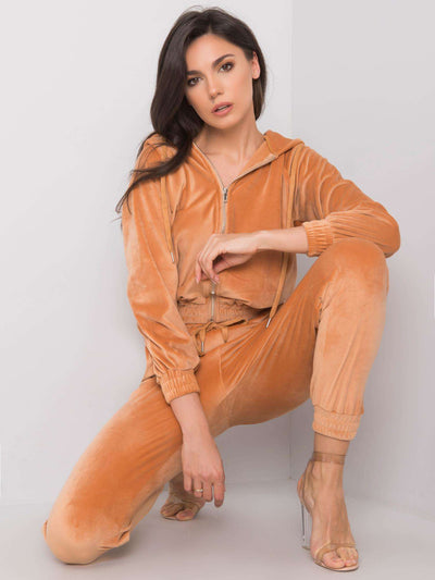 Camelowy komplet casualowy z weluru