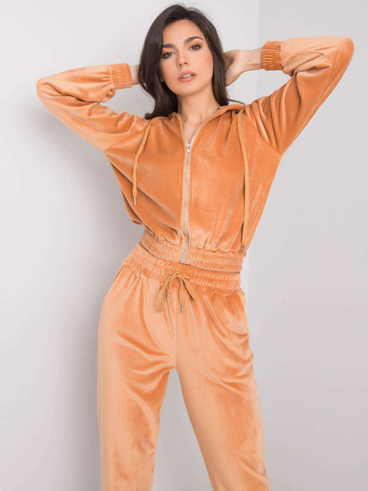 Camelowy komplet casualowy z weluru