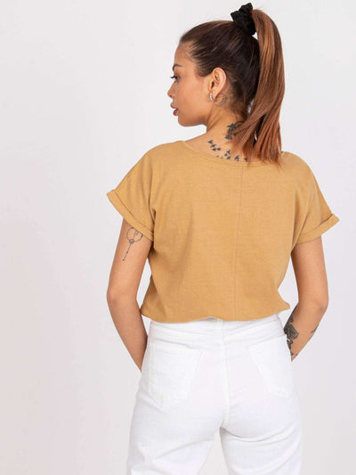 Camelowy bawełniany t-shirt damski z kieszenią