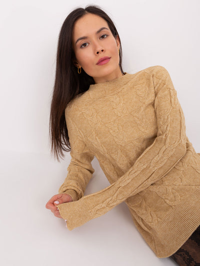 Camelowy sweter z warkoczami i ściągaczami