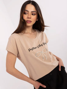 Camelowy t-shirt damski t-shirt z perełkami
