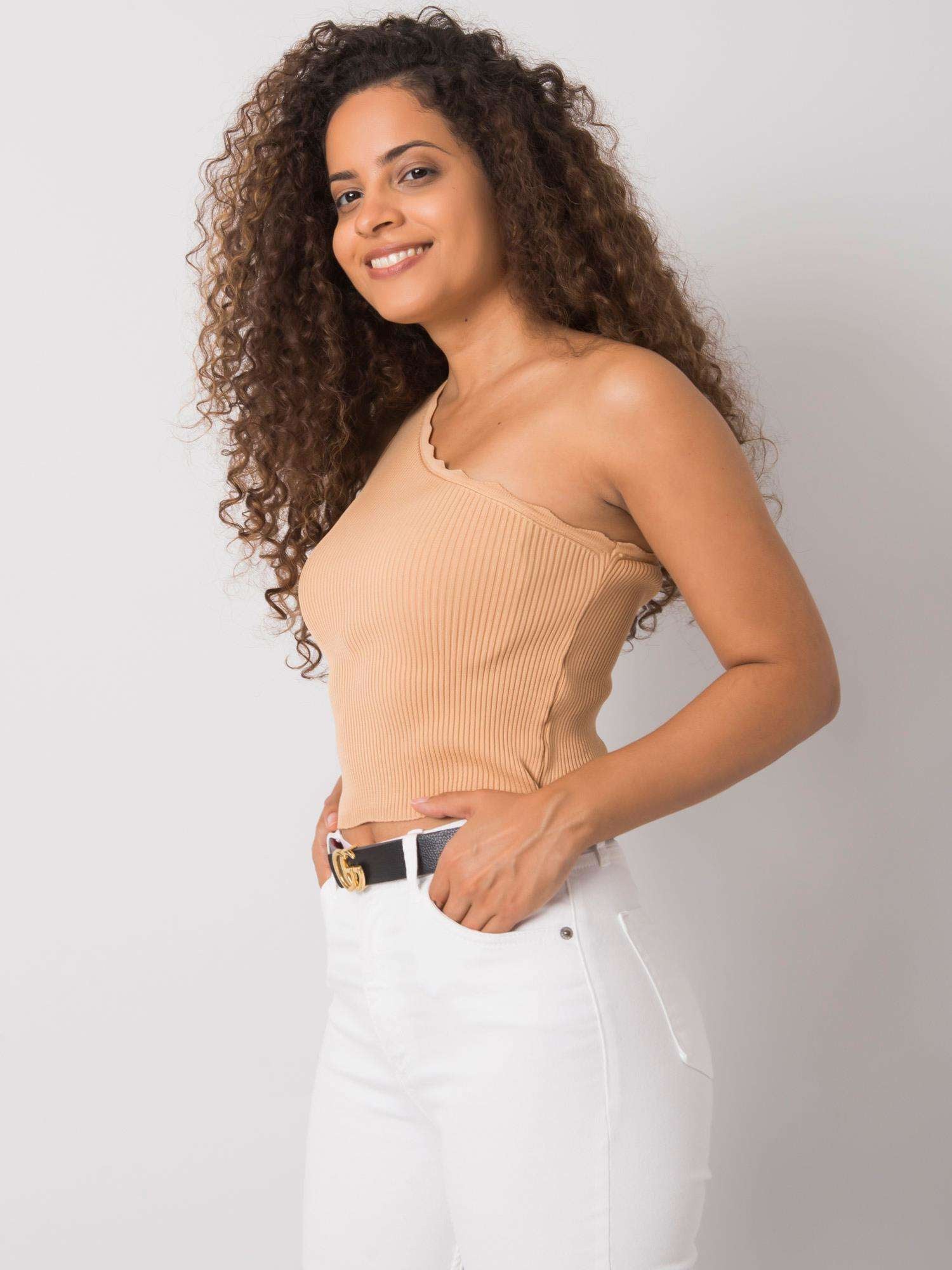 Camelowy asymetryczny top