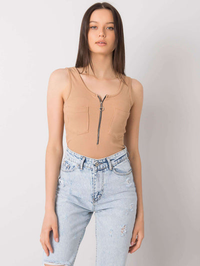 Camelowy top w prążek