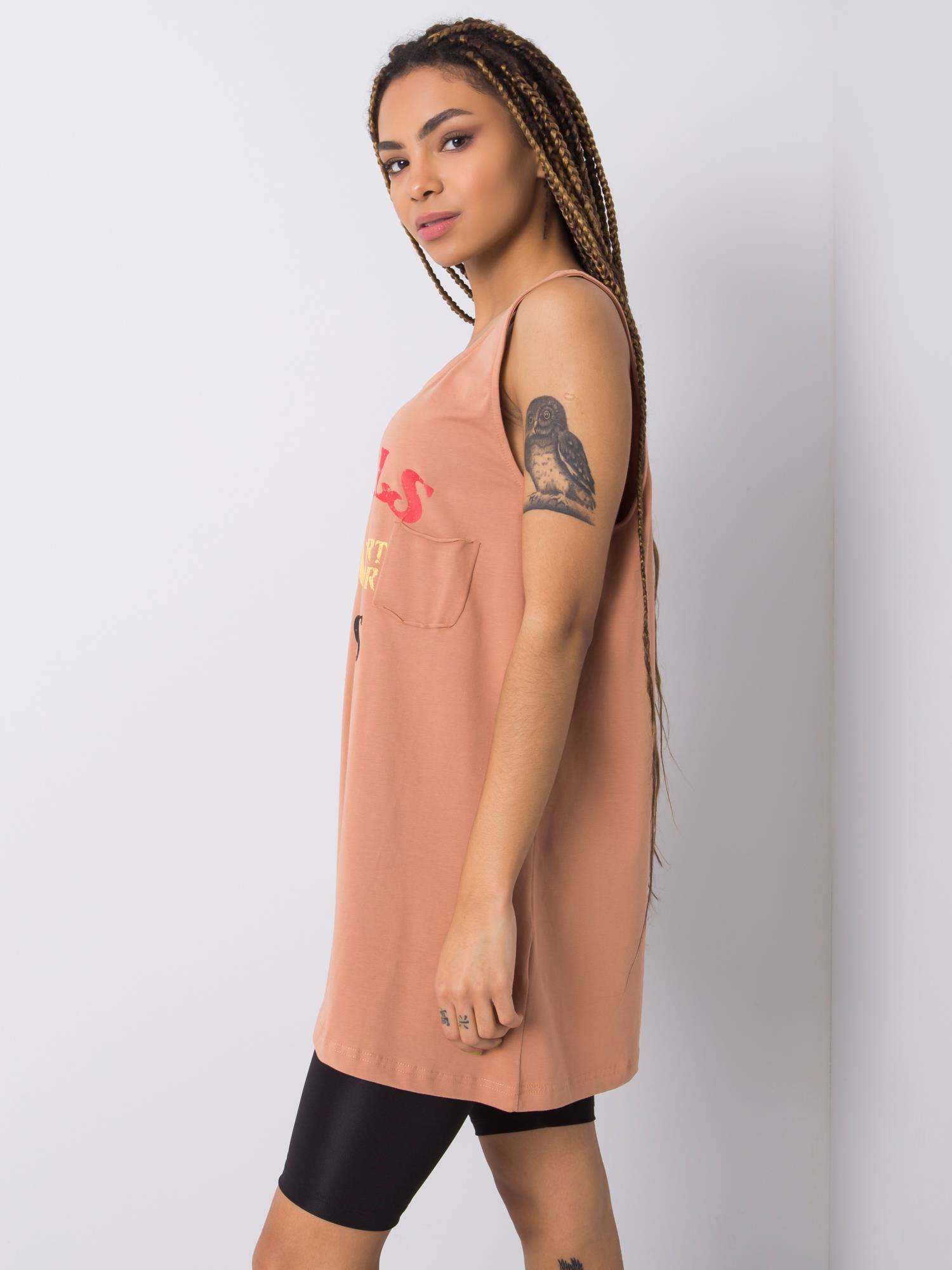 Camelowy top damski z nadrukiem