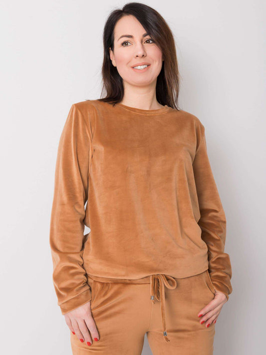 Camelowy komplet welurowy plus size
