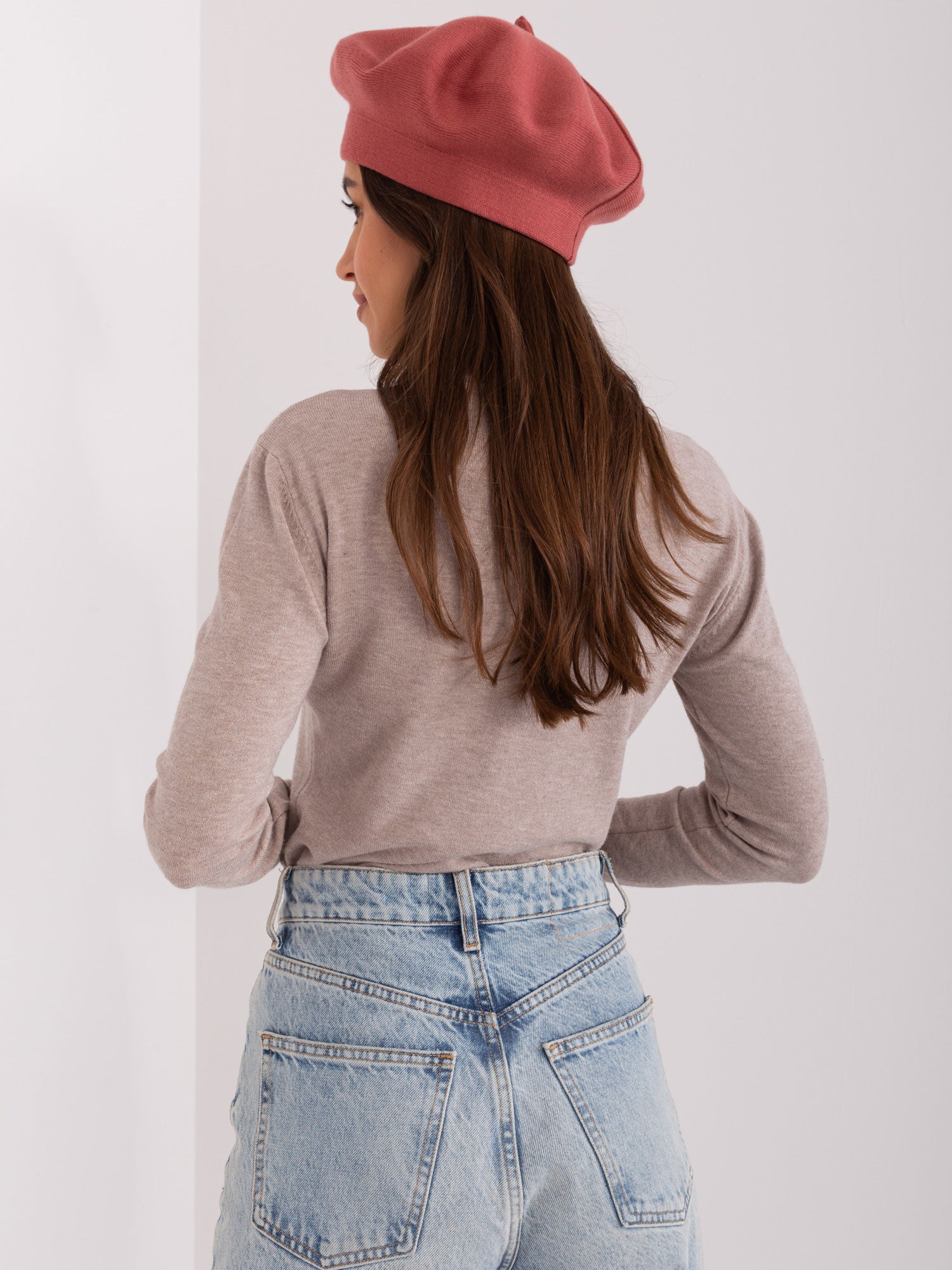 Ceglasta damska czapka zimowa typu beret