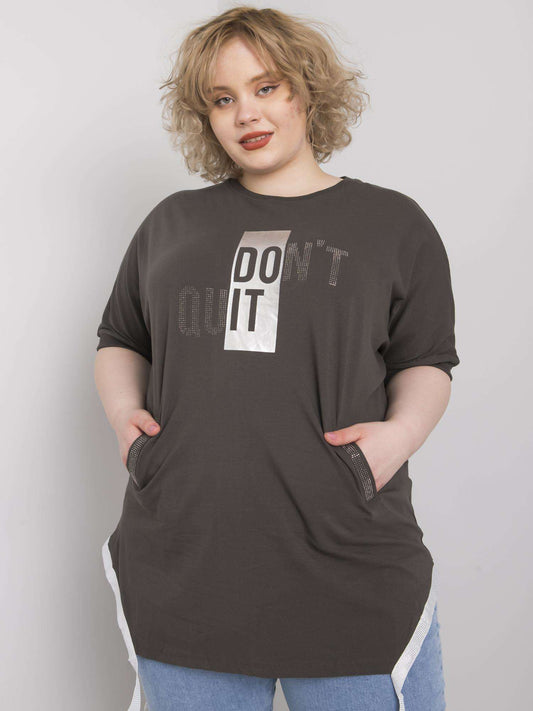 Ciemna khaki bluzka plus size z napisem