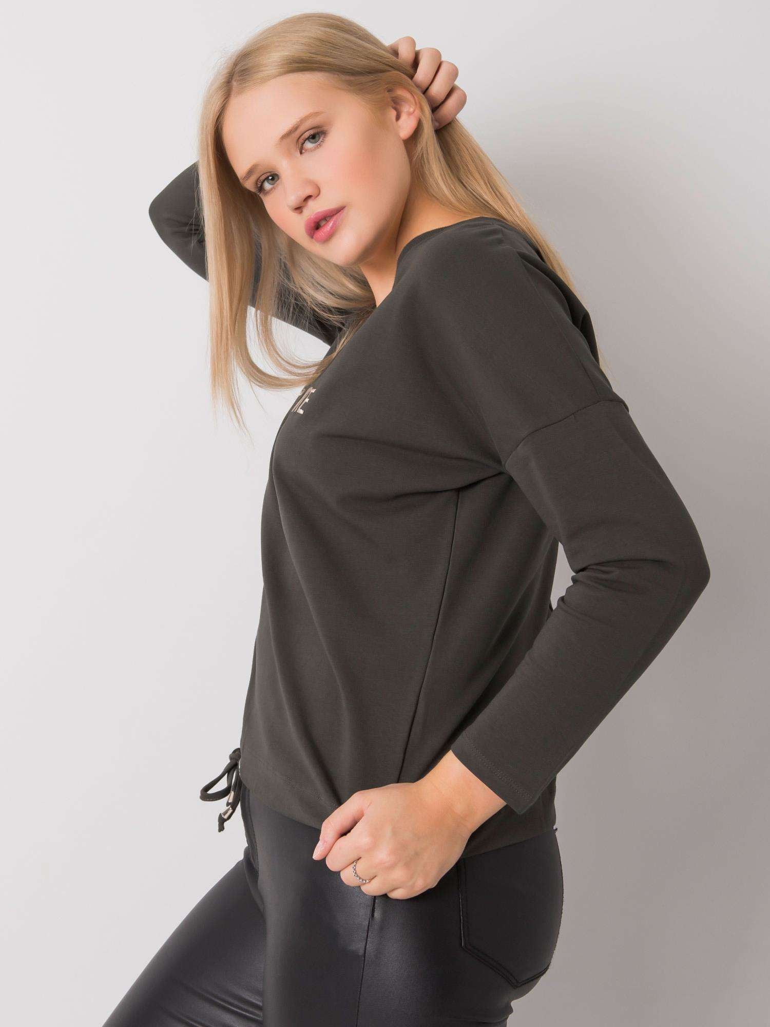 Ciemna khaki damska bluzka plus size z napisem