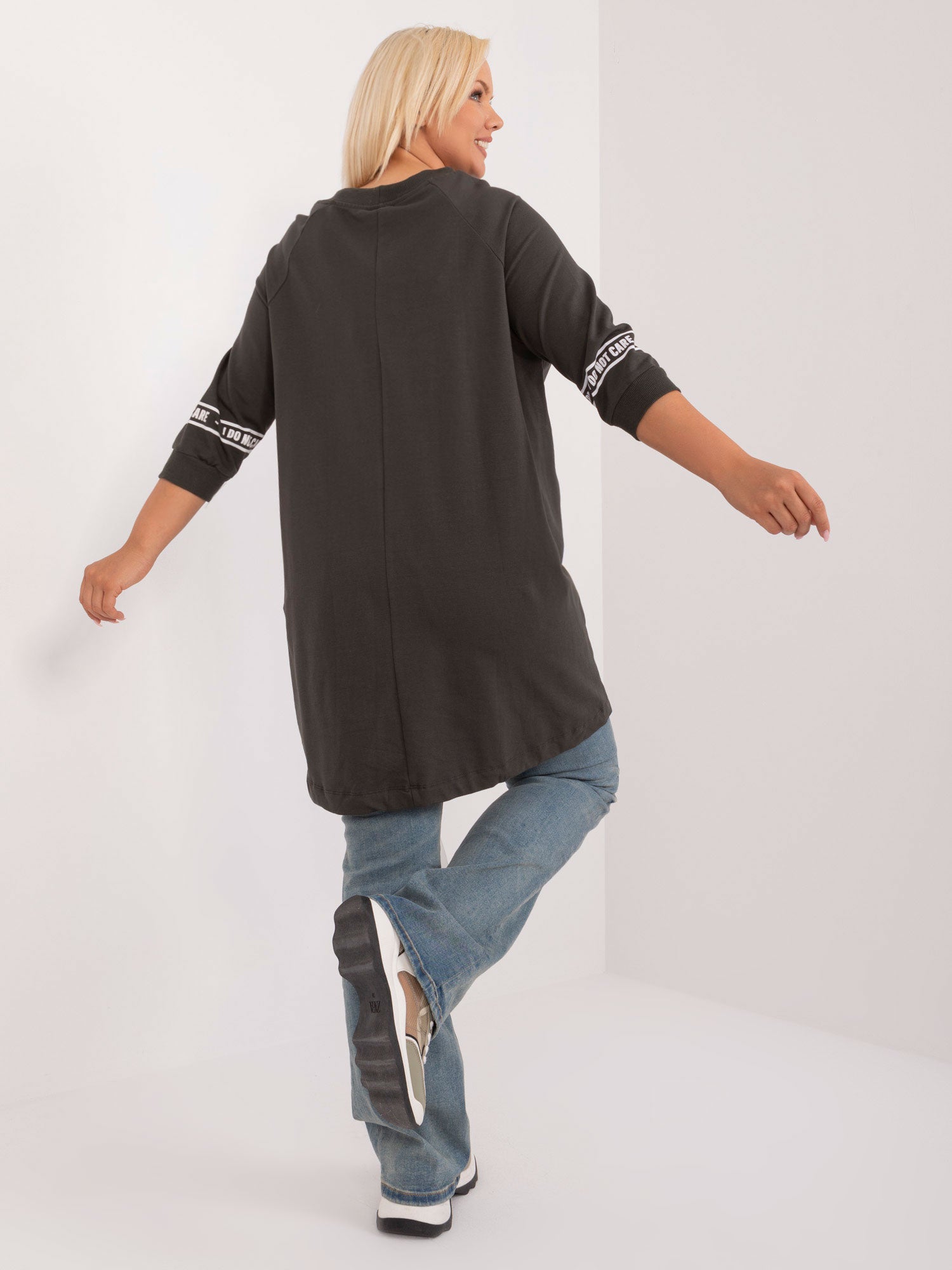 Ciemna khaki damska bluzka plus size o asymetrycznym kroju