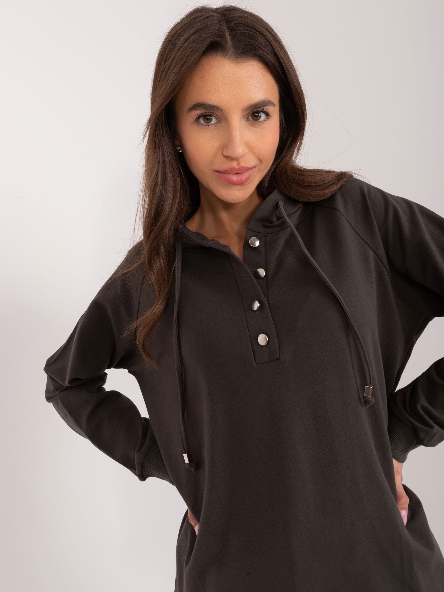 Ciemna khaki dresowa bluza z kapturem