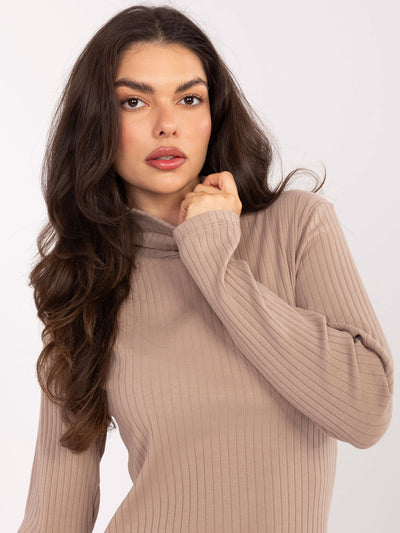 RUE PARIS Ciemnobeżowa sukienka bodycon z golfem