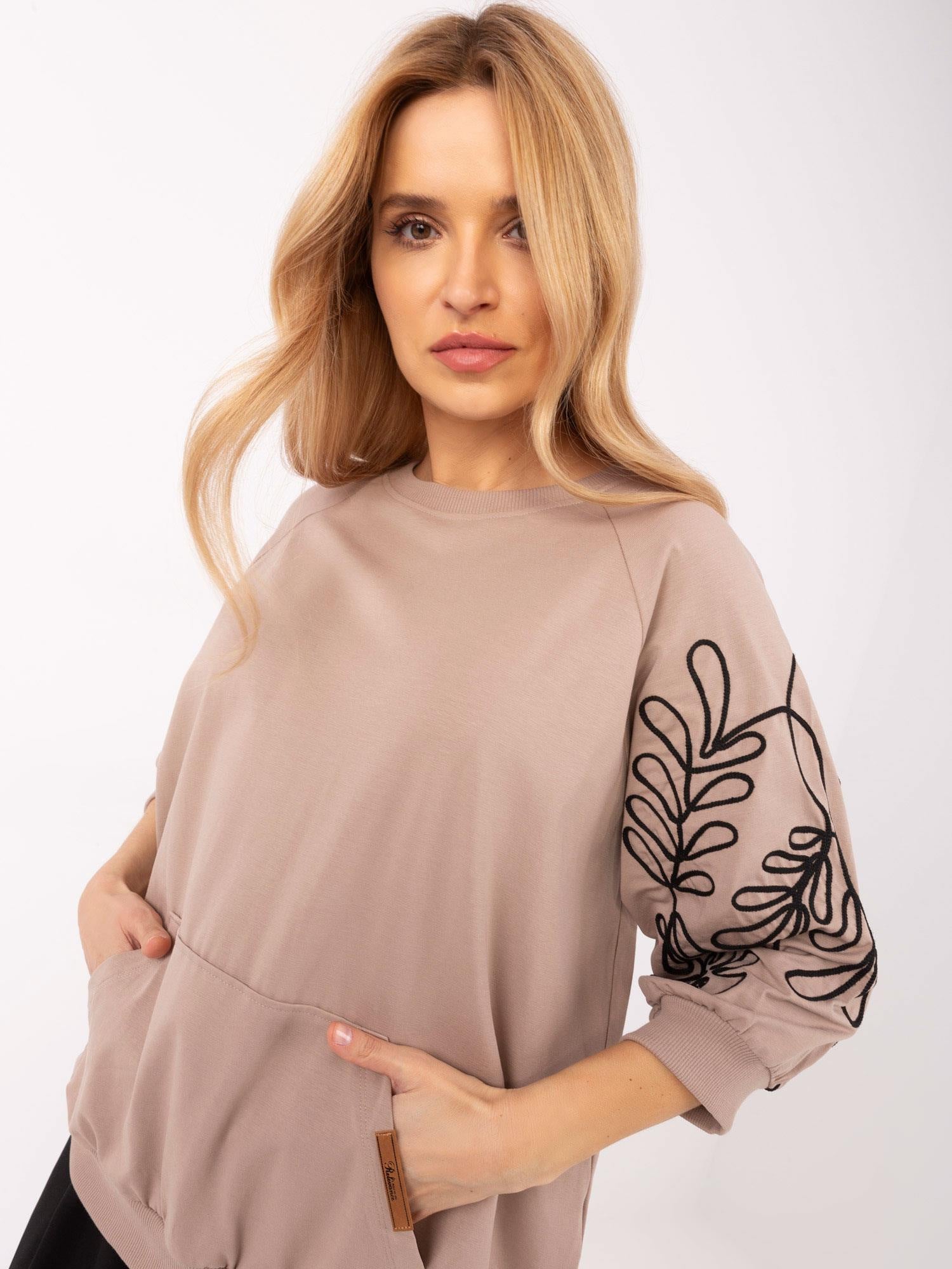Ciemnobeżowa bluza kangurka z rękawem 3/4