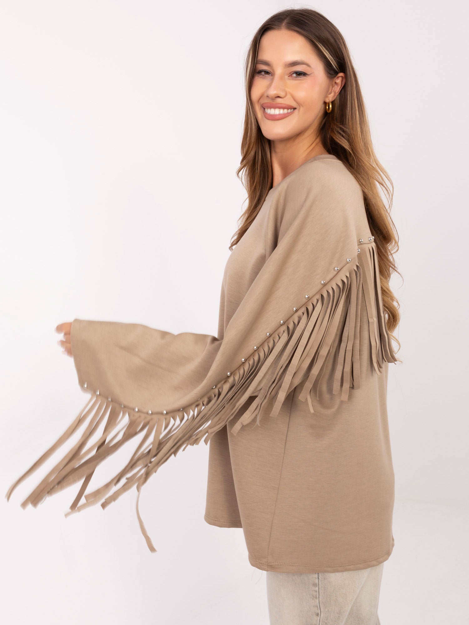 Ciemnobeżowa bluza oversize z frędzlami