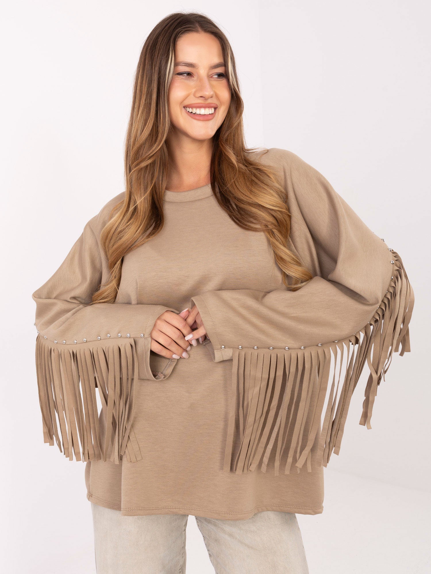 Ciemnobeżowa bluza oversize z frędzlami