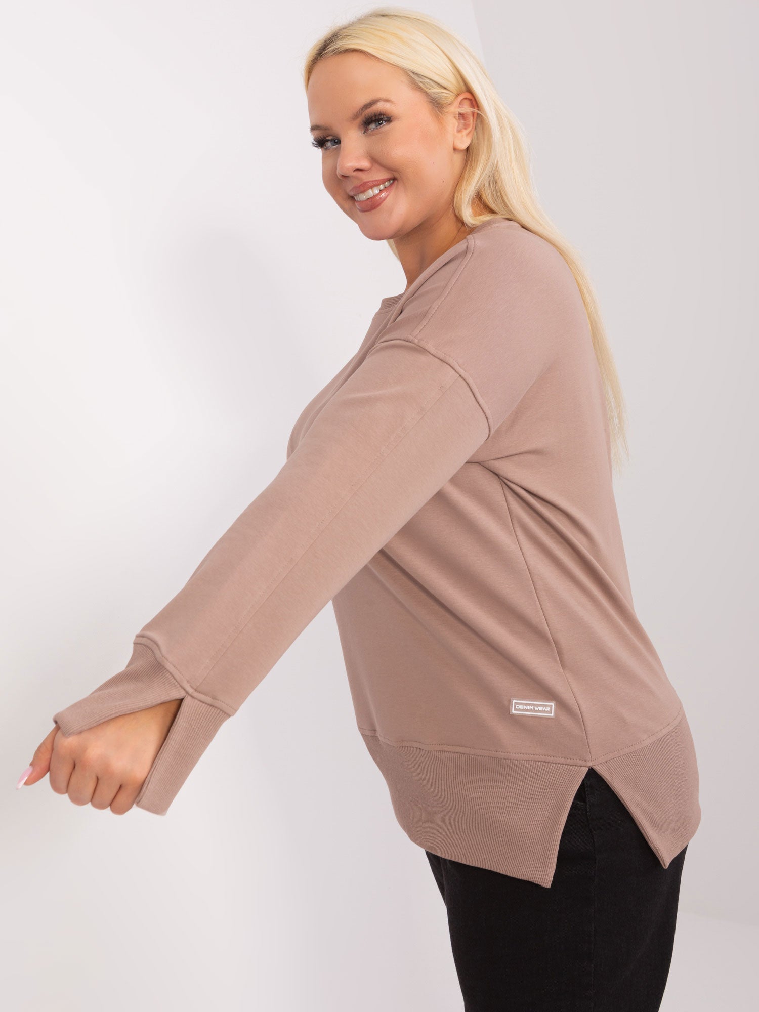 Ciemnobeżowa gładka bluza plus size z bawełny