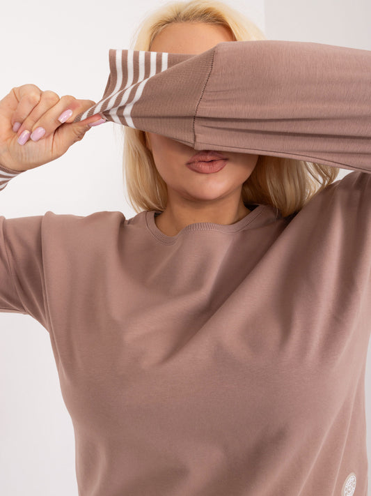 Ciemnobeżowa bluzka plus size z rozcięciami