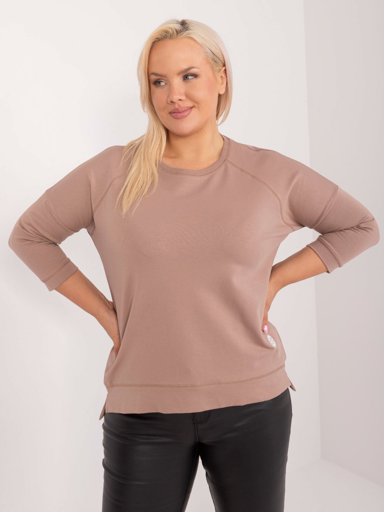 Ciemnobeżowa bluzka plus size z bawełny