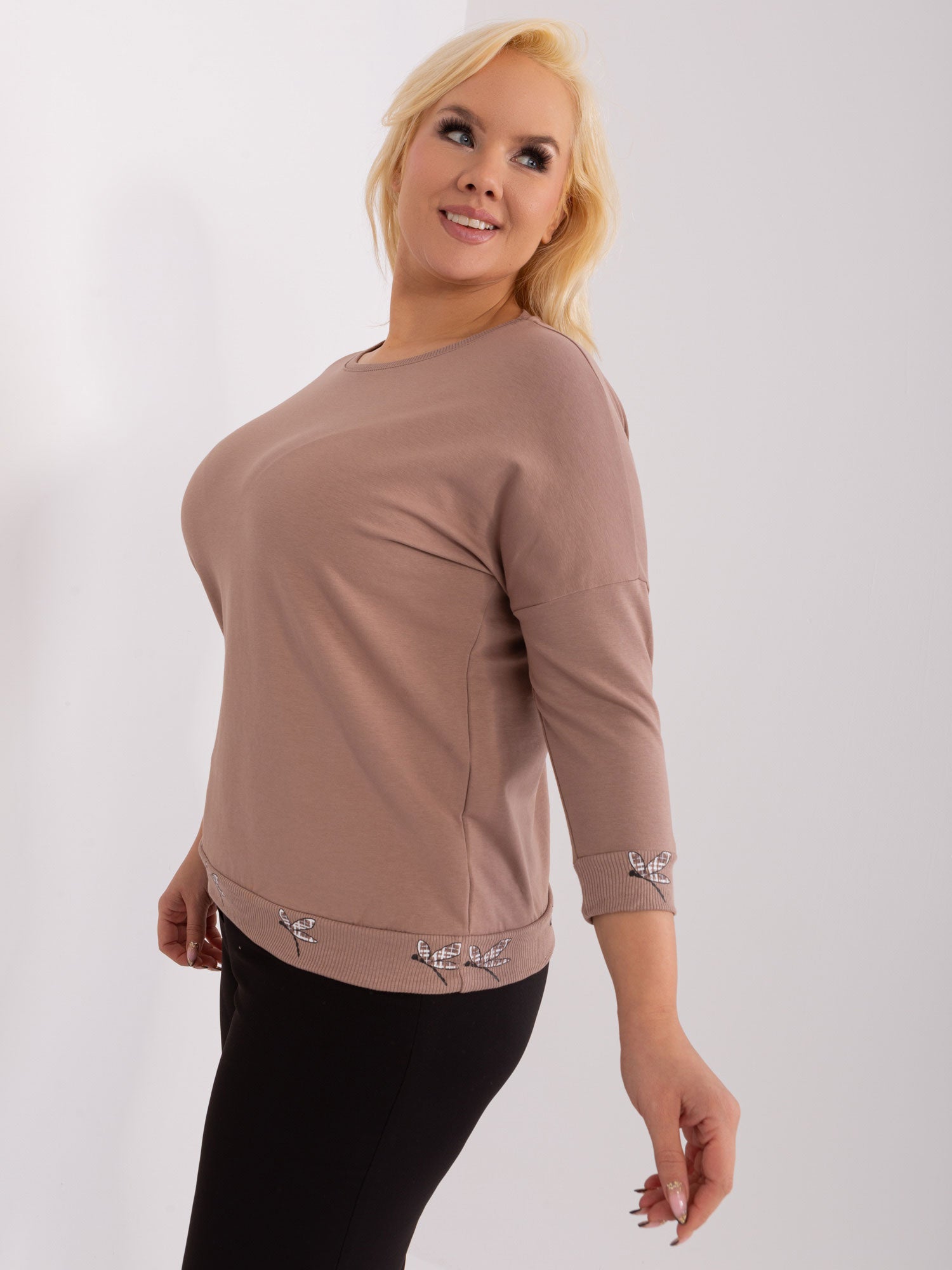 Ciemnobeżowa damska bluzka plus size z bawełny