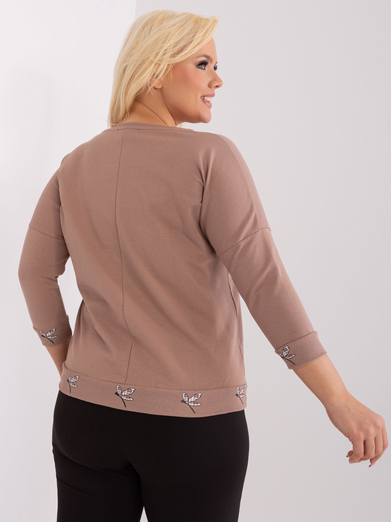 Ciemnobeżowa damska bluzka plus size z bawełny