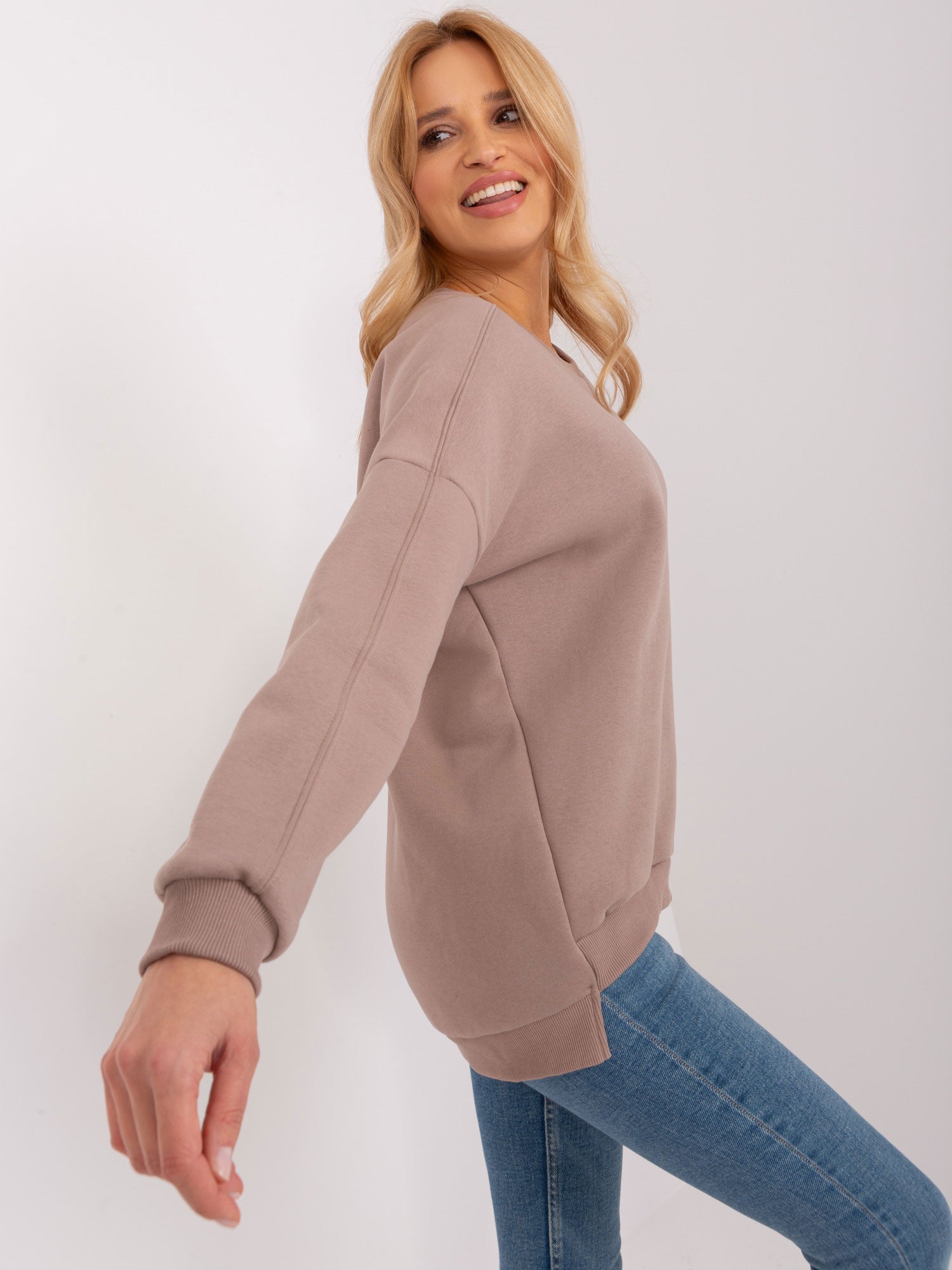 Ciemnobeżowa asymetryczna bluza basic