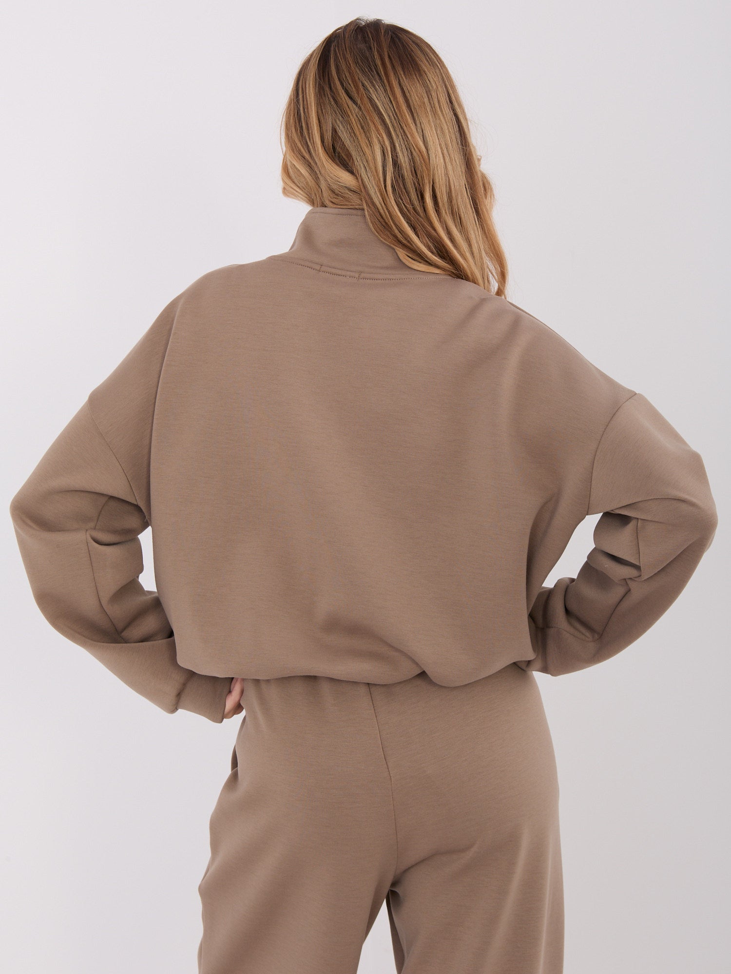 Ciemnobeżowa rozpinana bluza od kompletu