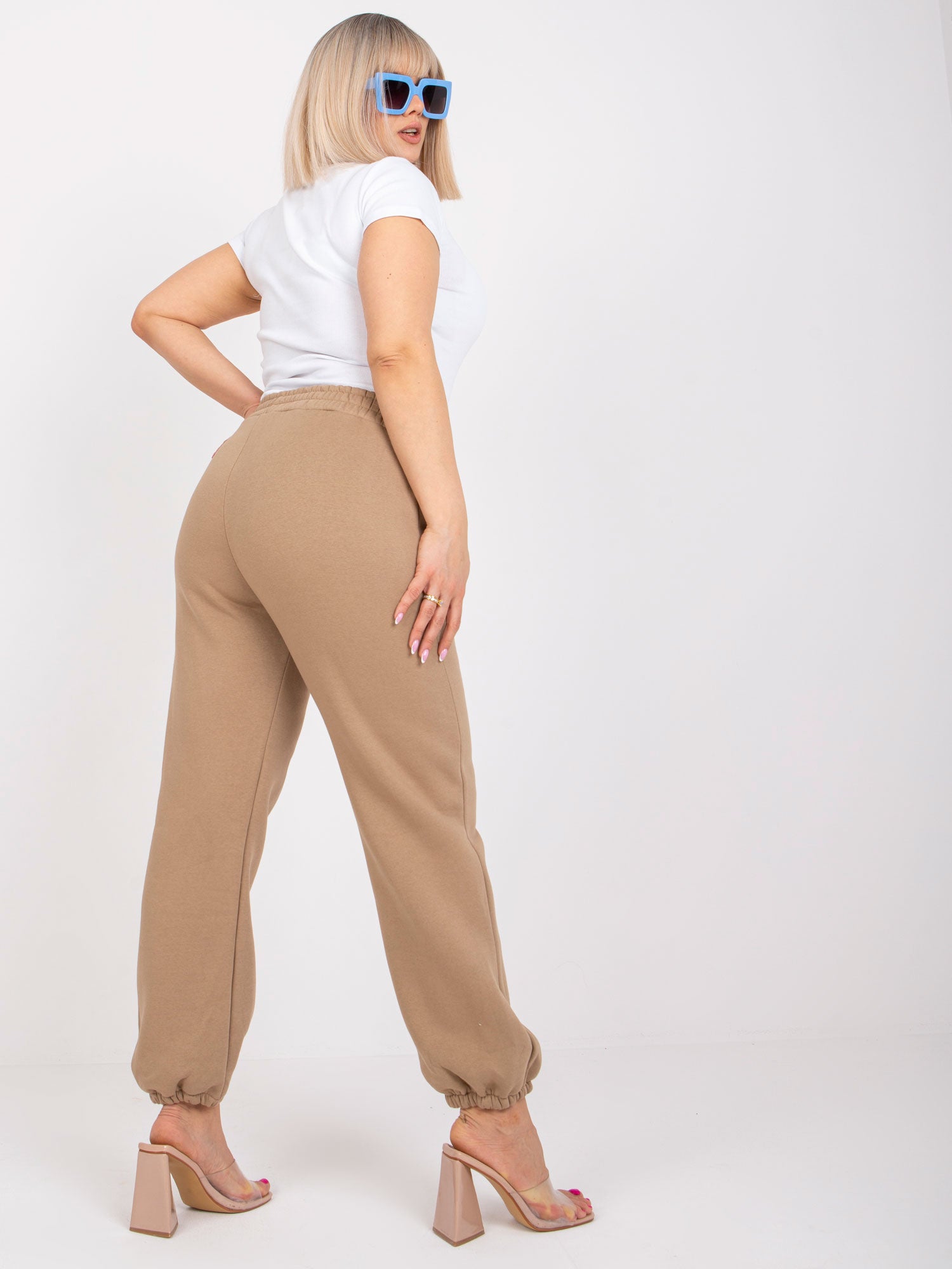 Ciemnobeżowe dresowe spodnie plus size