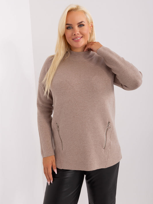 Ciemnobeżowy damski sweter plus size z półgolfem