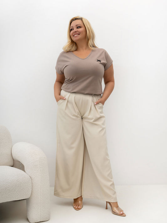 Ciemnobeżowy damski t-shirt plus size z motywem kokardki
