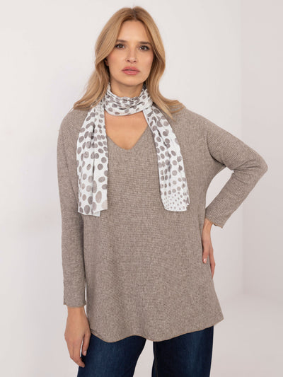 Ciemnobeżowy sweter oversize z apaszką