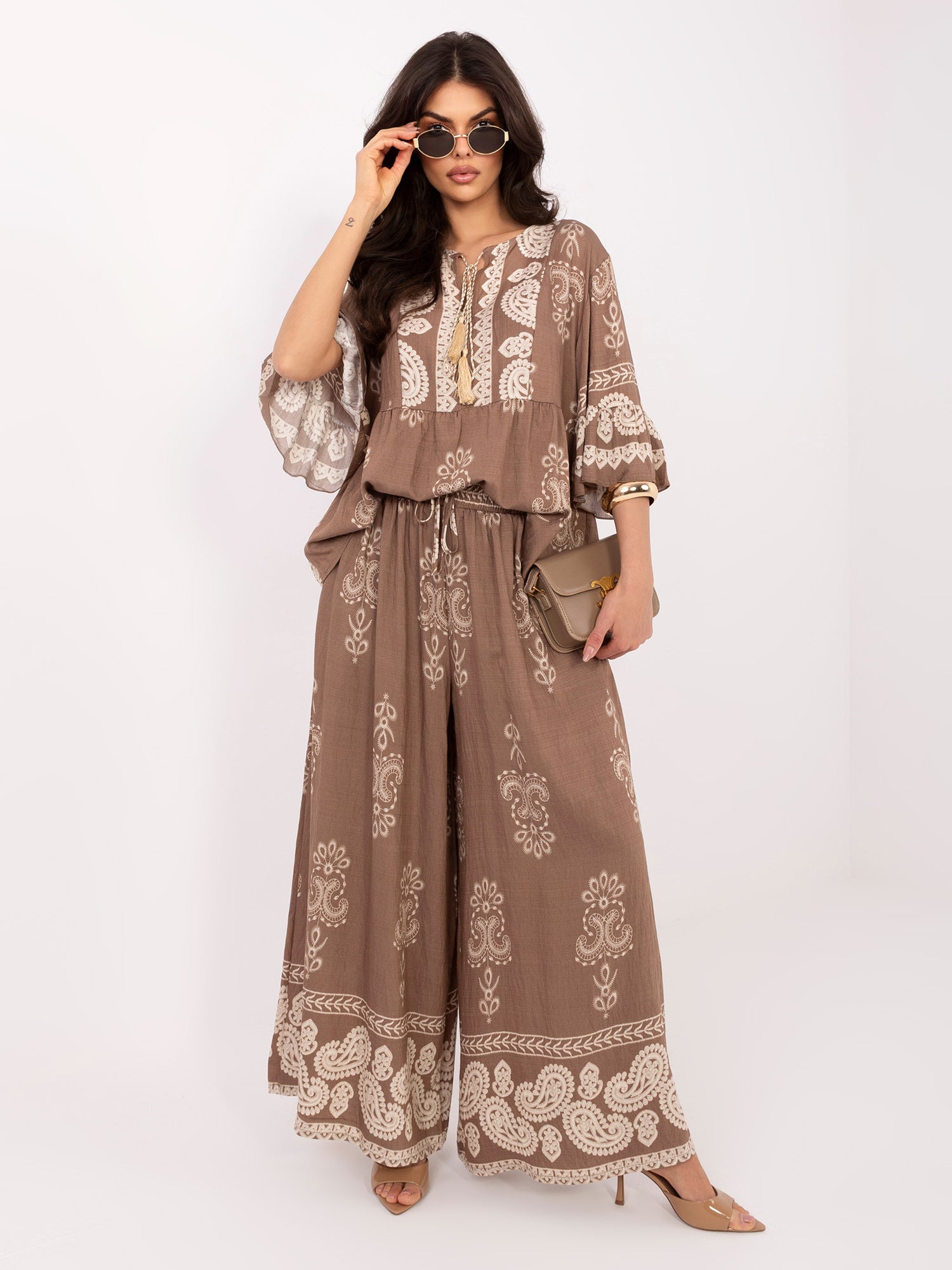 Ciemnobeżowy  letni komplet w stylu boho