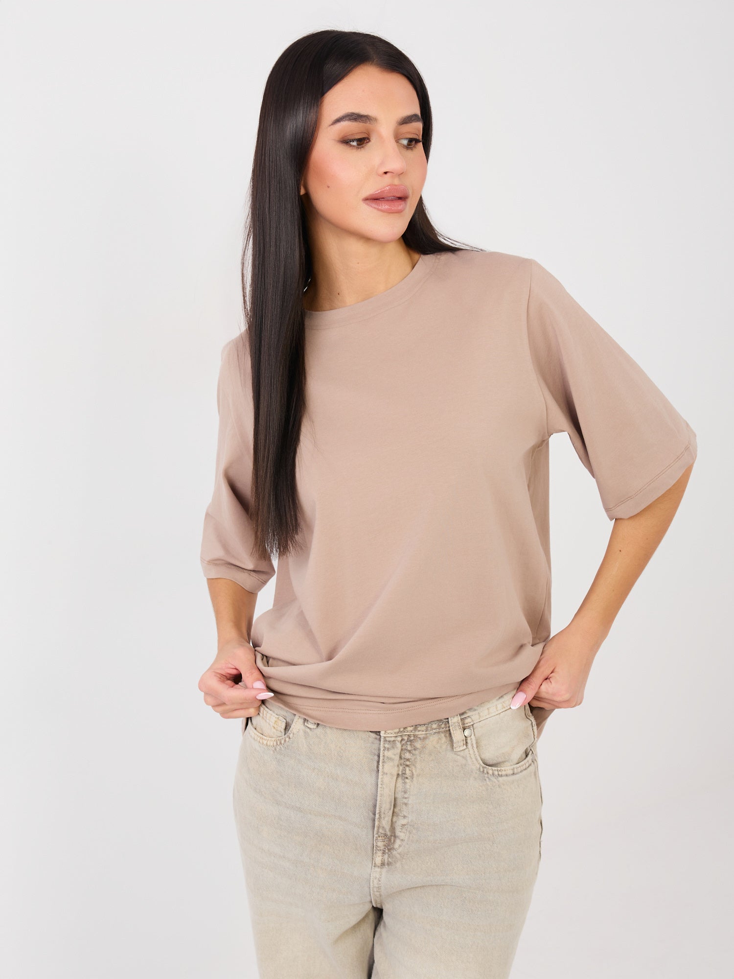 RUE PARIS Ciemnobeżowy t-shirt basic z okrągłym dekoltem