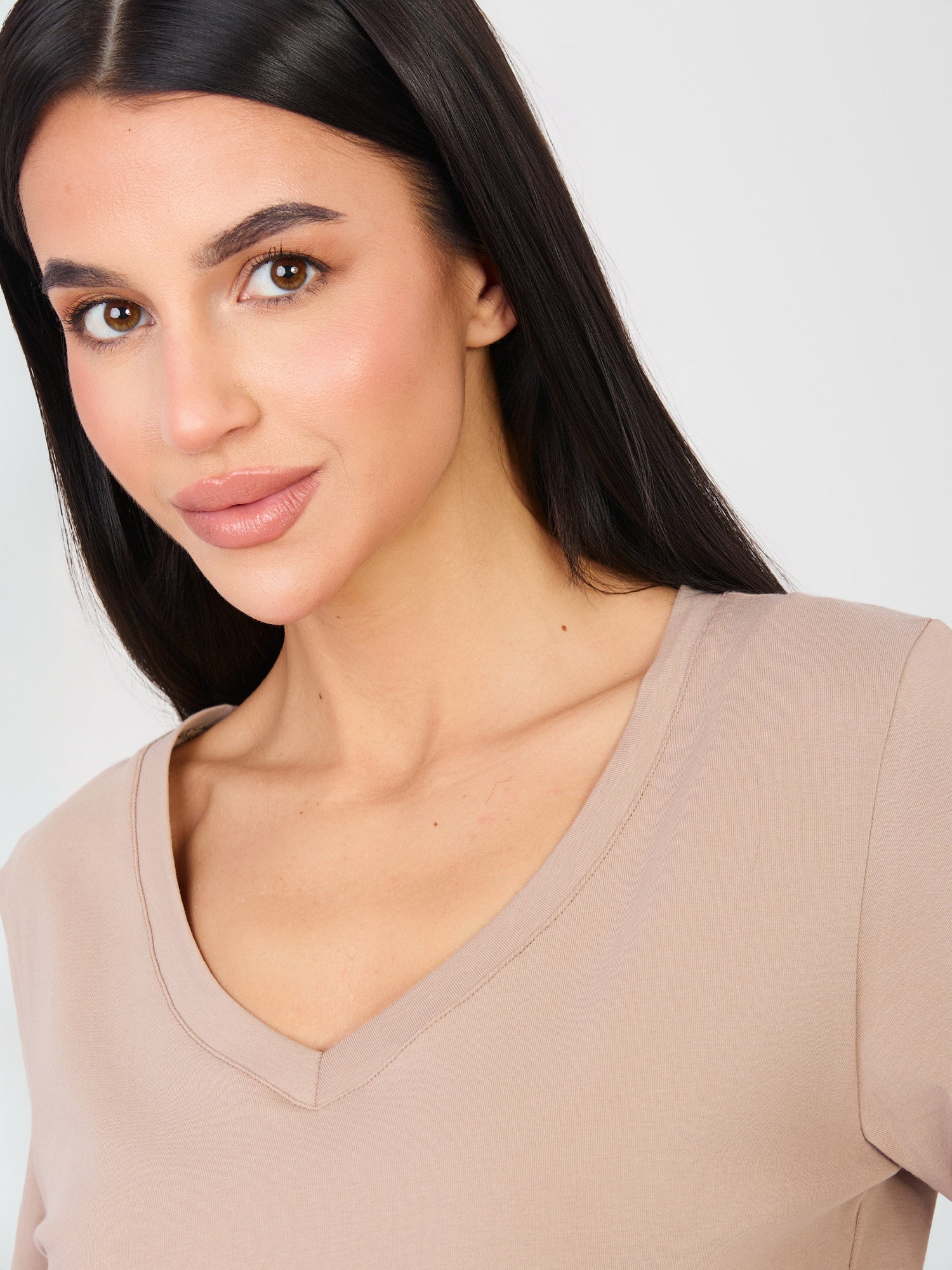 RUE PARIS Ciemnobeżowy klasyczny t-shirt basic
