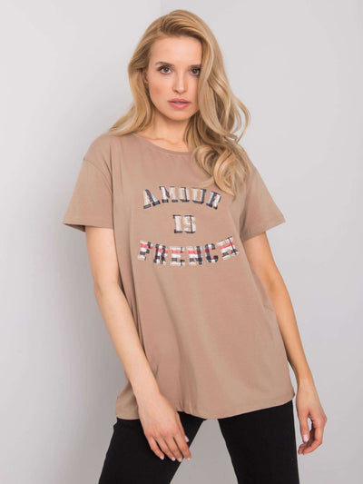 Ciemnobeżowy t-shirt damski z napisem