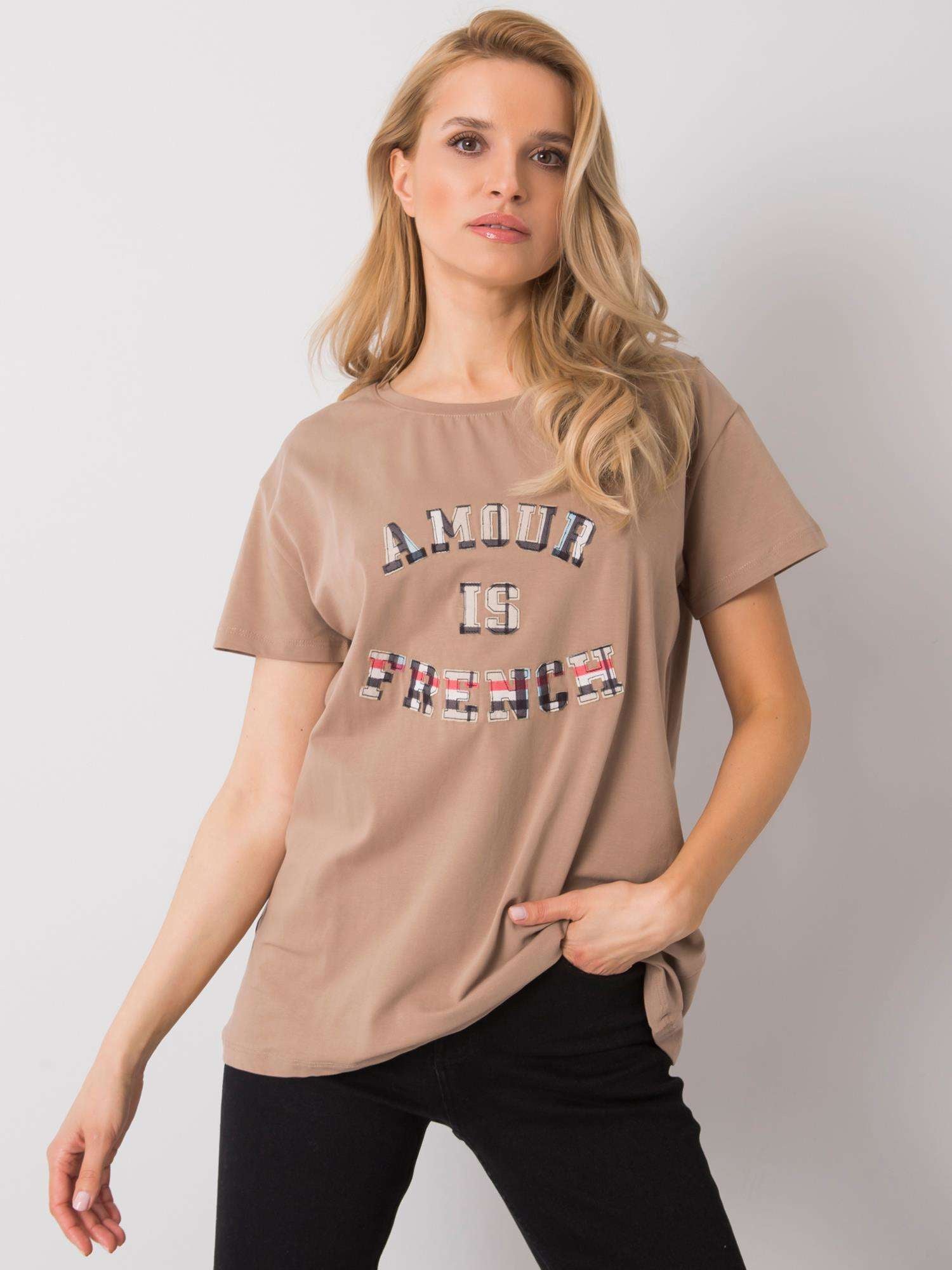 Ciemnobeżowy t-shirt damski z napisem
