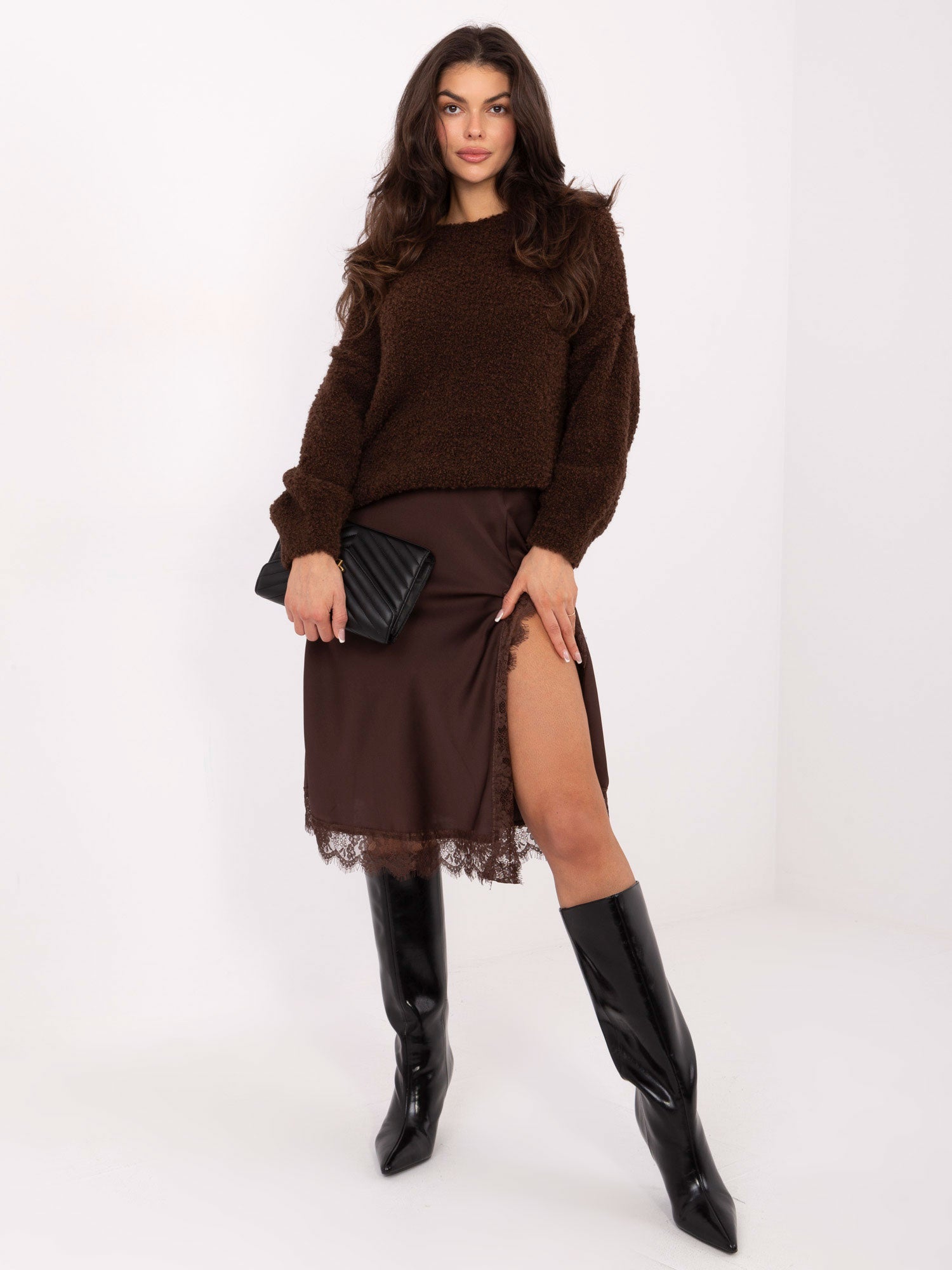 Ciemnobrązowy sweter boucle z długim rękawem