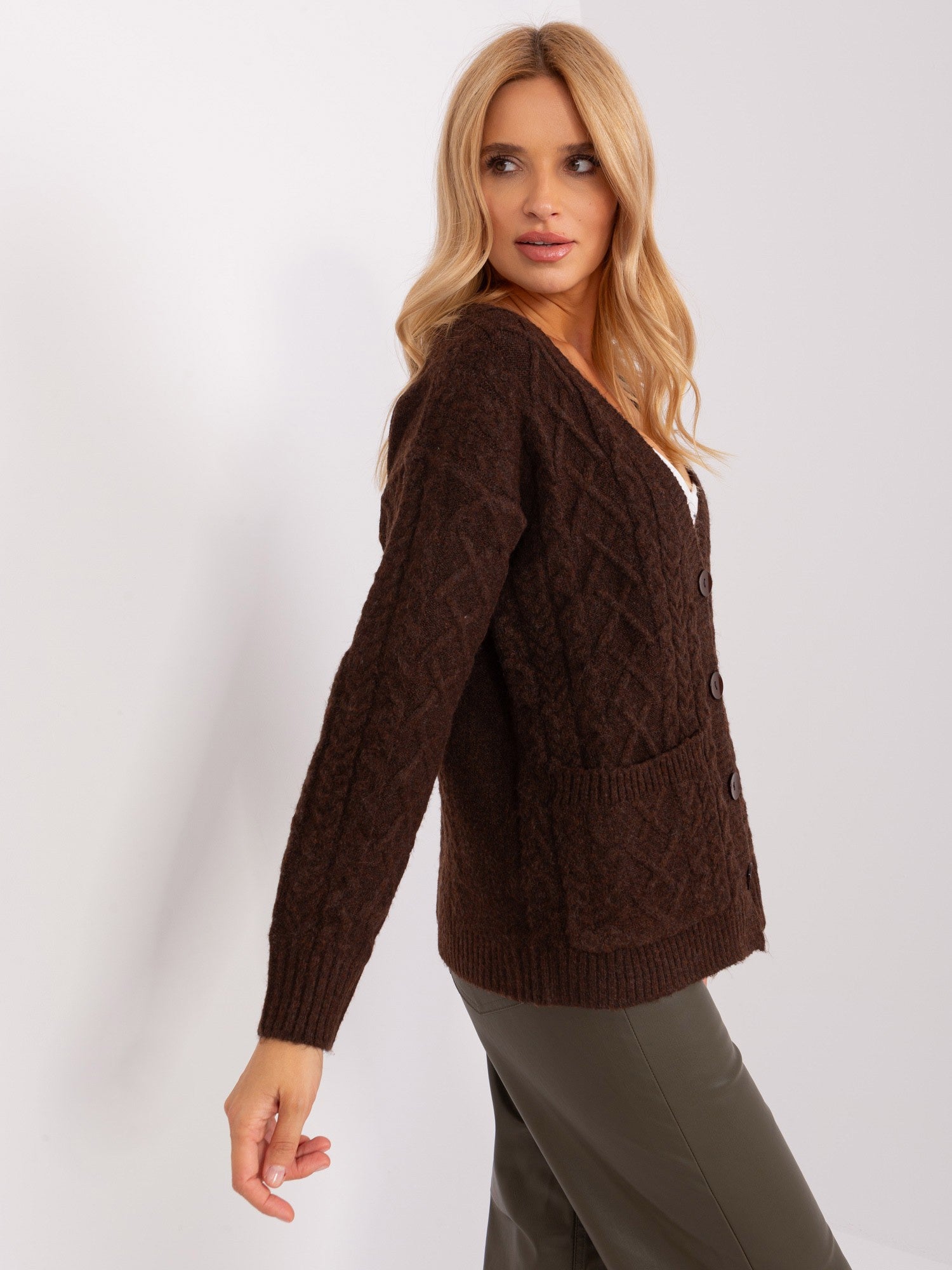 Ciemnobrązowy dzianinowy sweter rozpinany
