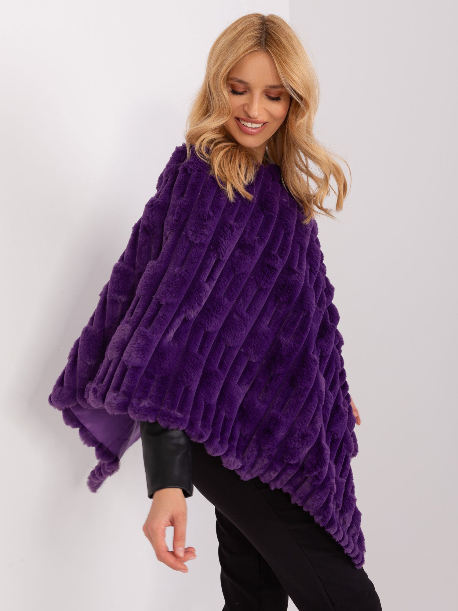 Ciemnofioletowe eleganckie poncho damskie