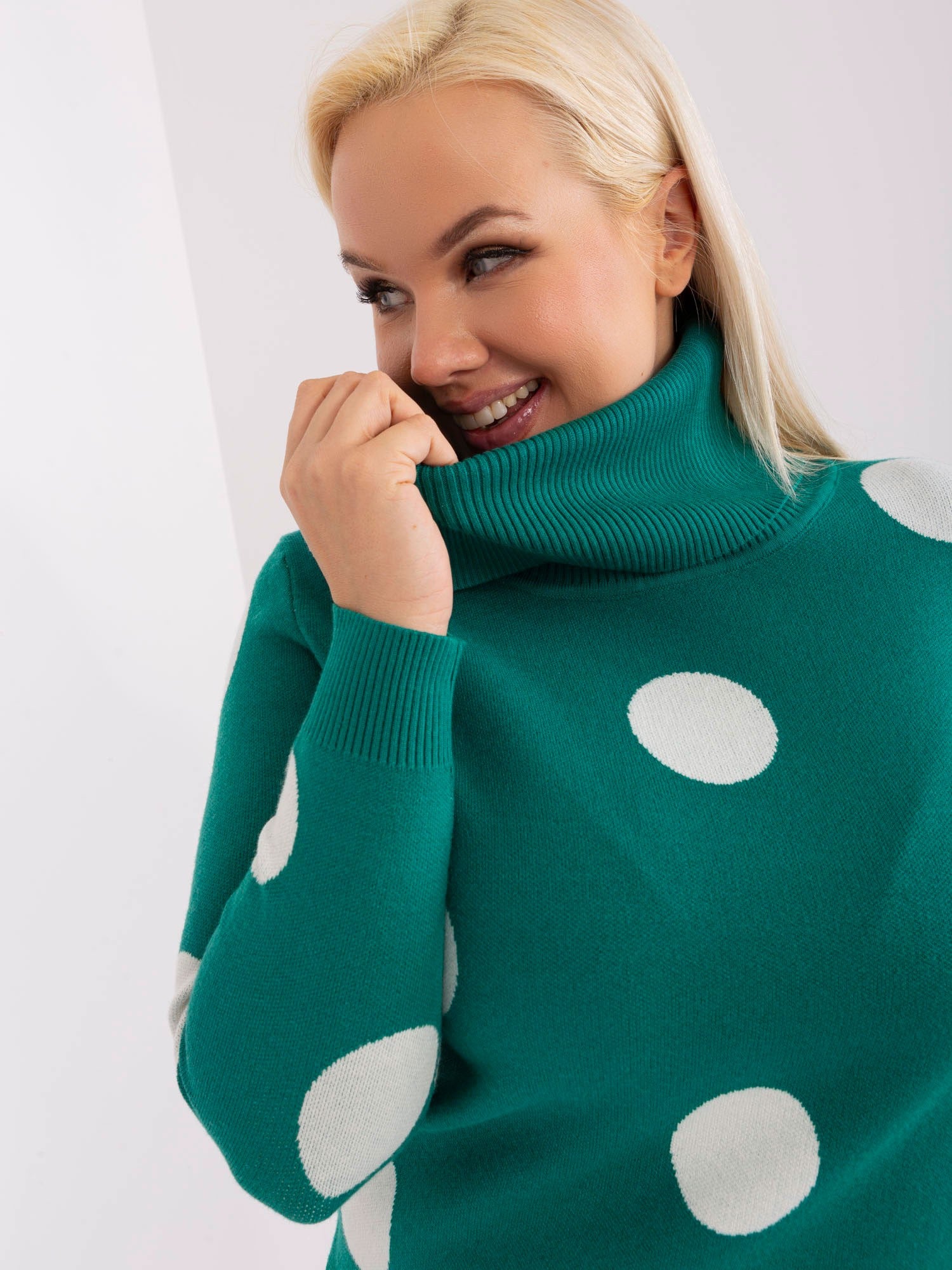 Ciemnomorski sweter plus size z długim rękawem