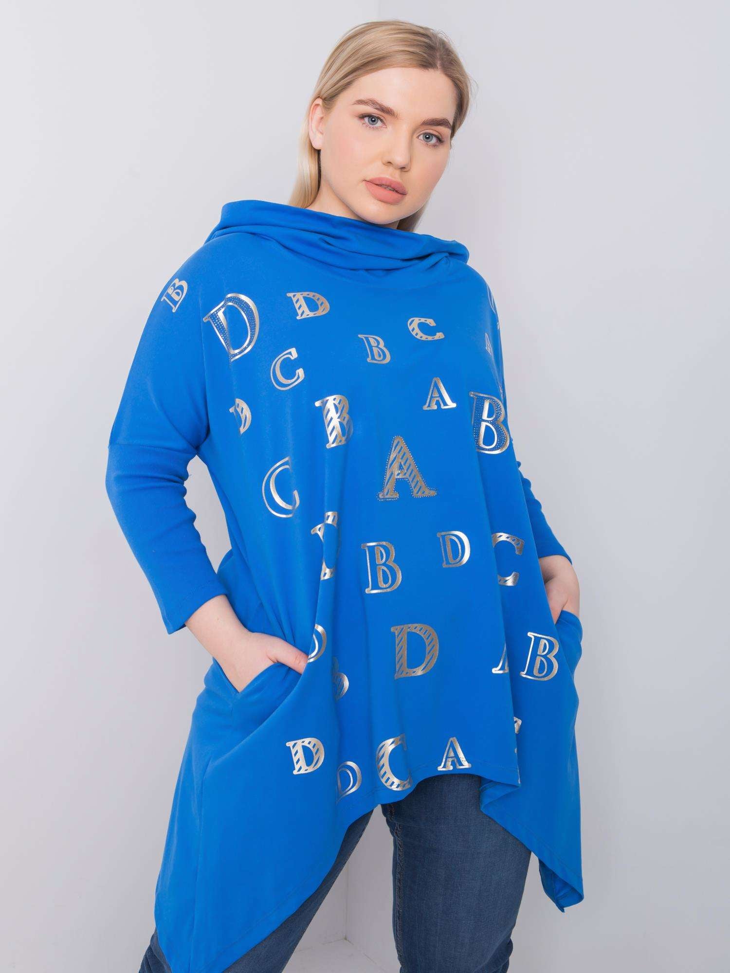 Ciemnoniebieska bluza plus size z nadrukiem
