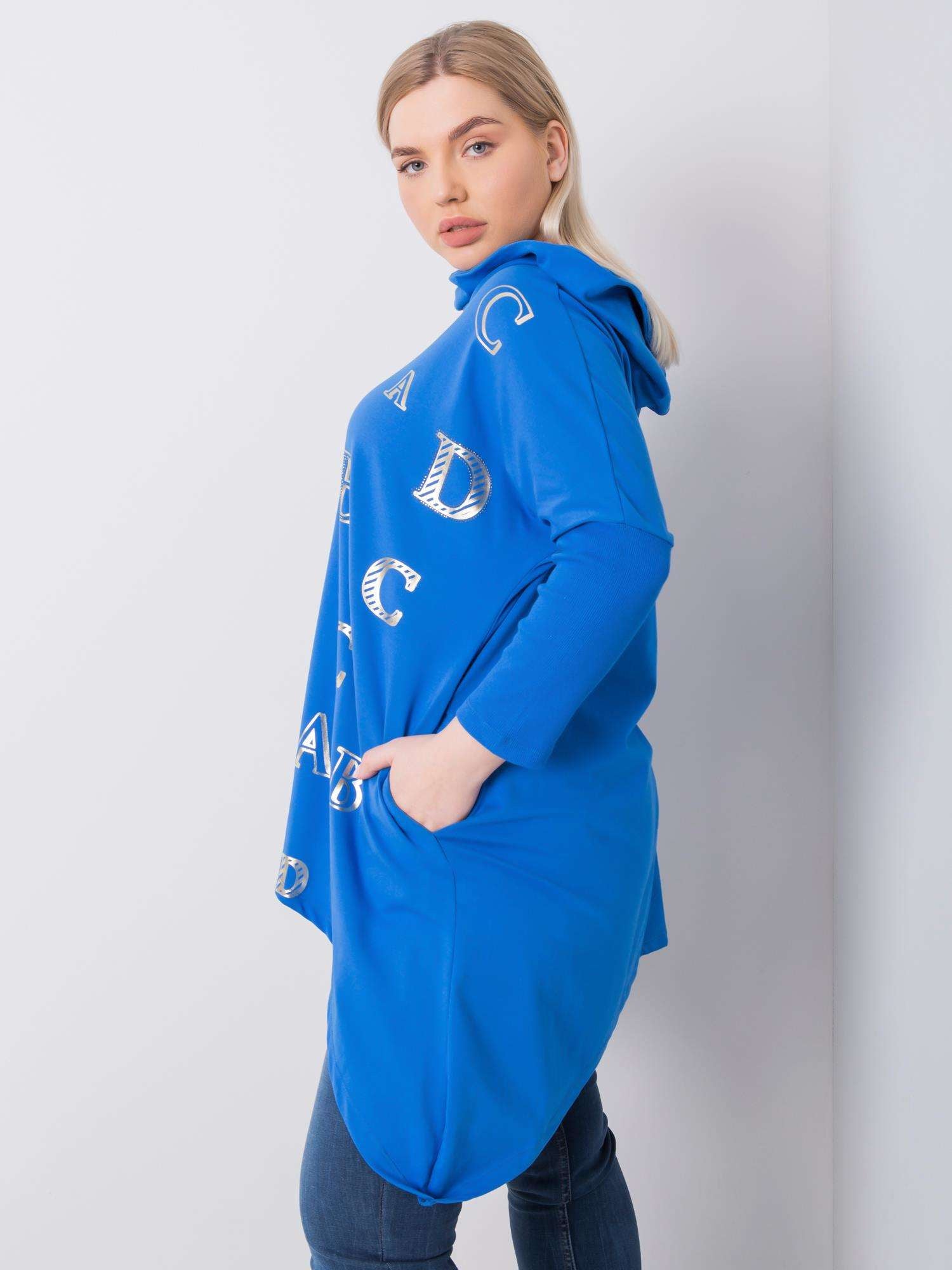Ciemnoniebieska bluza plus size z nadrukiem